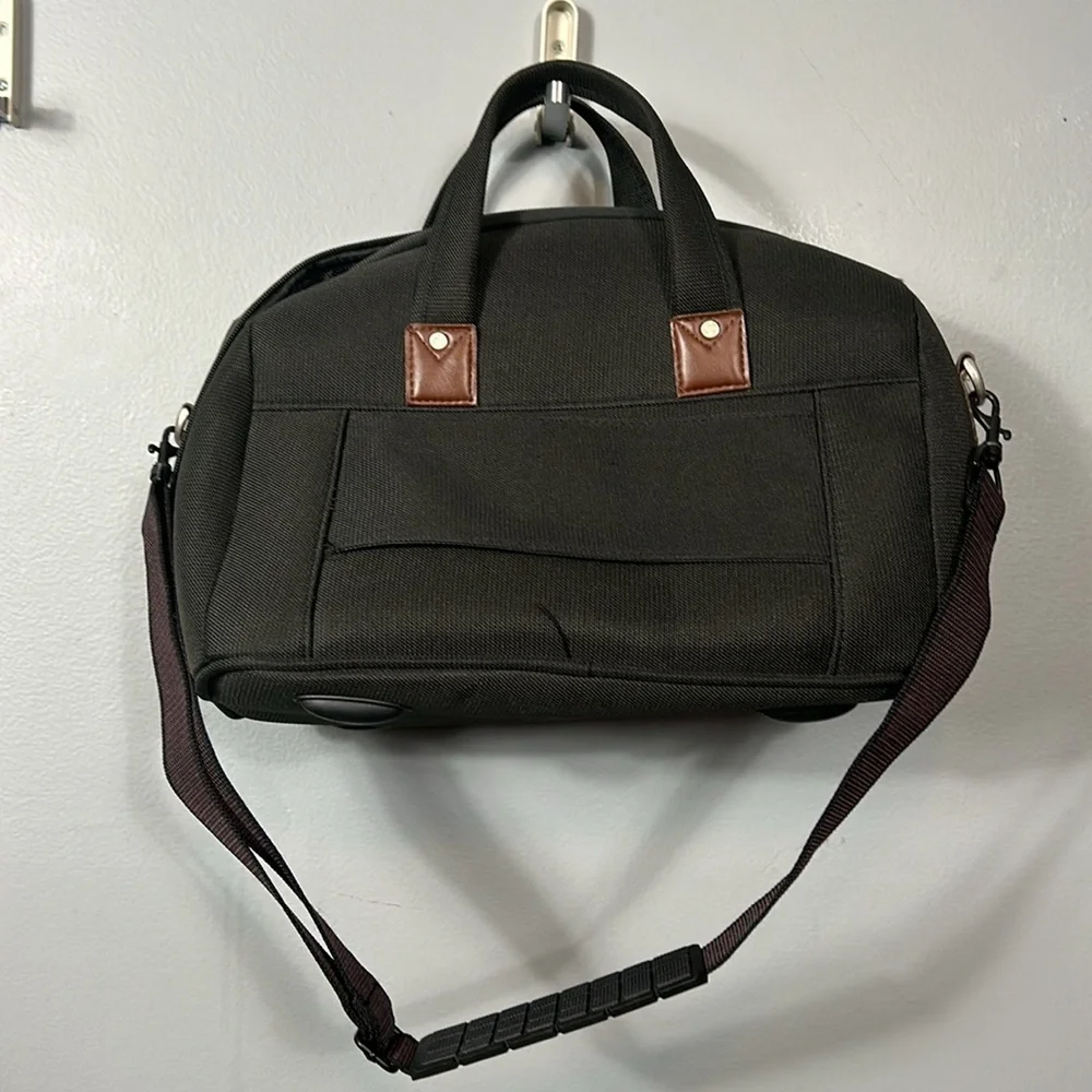Voyager Luggage Hand Carry/ Shoulder Bag Army Green